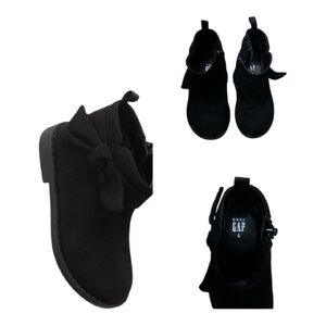 GAP toddler girls black suede ankle booties Size (6)